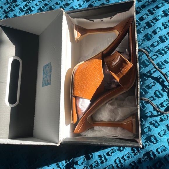 Fashion Nova Heels - Picture 4 of 5